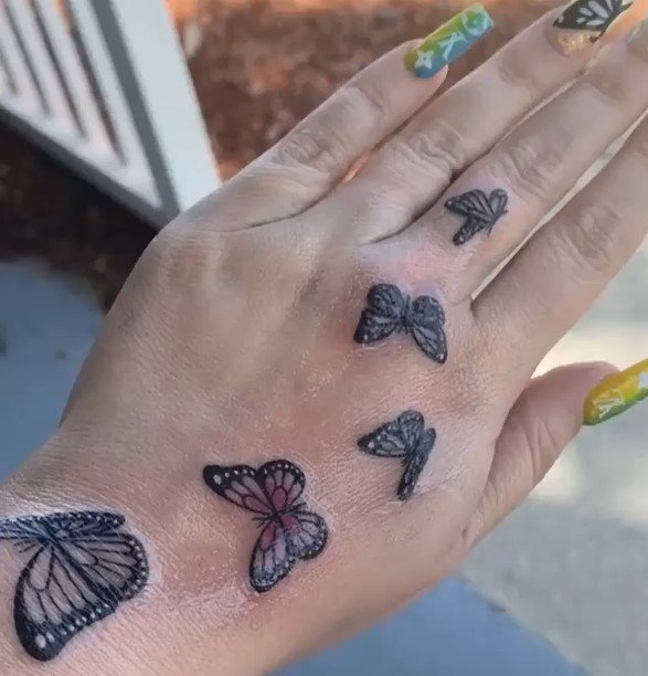 women's animated tattoo